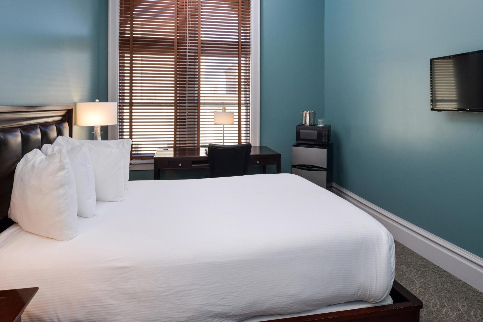 Montvale Hotel (Adults Only) Спокейн Екстериор снимка